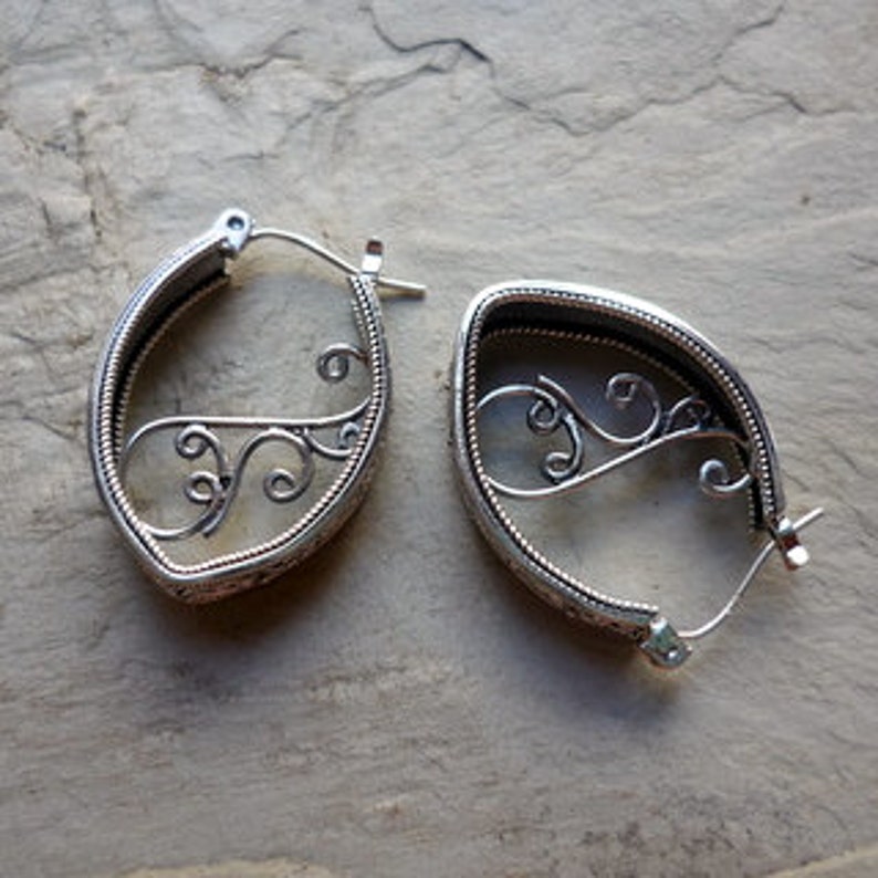 Silver Hoop Earrings Silver Filigree Earrings Sterling Silver Earrings Filigree Earrings Ethnic Earrings Statement Earrings EF371