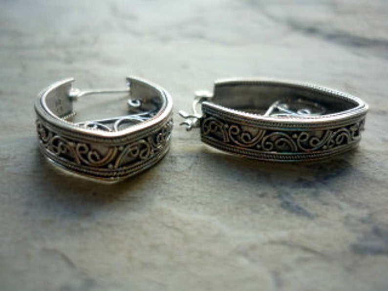 Silver Hoop Earrings Silver Filigree Earrings Sterling Silver Earrings Filigree Earrings Ethnic Earrings Statement Earrings EF371