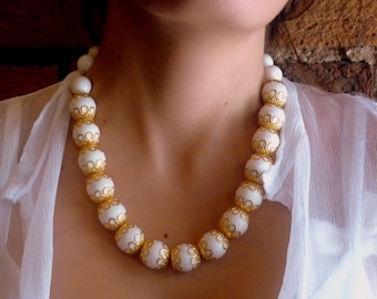 Collar de coral blanco, collar de piedra preciosa blanca, collar de declaración, collar de boda, collar de piedra preciosa, collar de piezas de filigrana chapada en oro