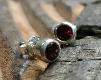 Silver Garnet Studs, Sterling Silver Studs, Garnet post Earrings, minimalist Earrings, Silver Garnet Earrings, Red Earrings EP192.4GR