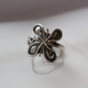 Sterling Silver Ring, Flower Silver Ring, Woodland Silver Ring, Oxidized silver ring, Silver Flower Ring, Botanical Ring, Feminine ring.