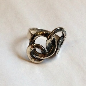 Interlaced Circles Ring, Silver Circles Ring, Sterling Silver Ring, Silver Hammered Ring, Casual Silver Ring, Everyday Silver Ring.