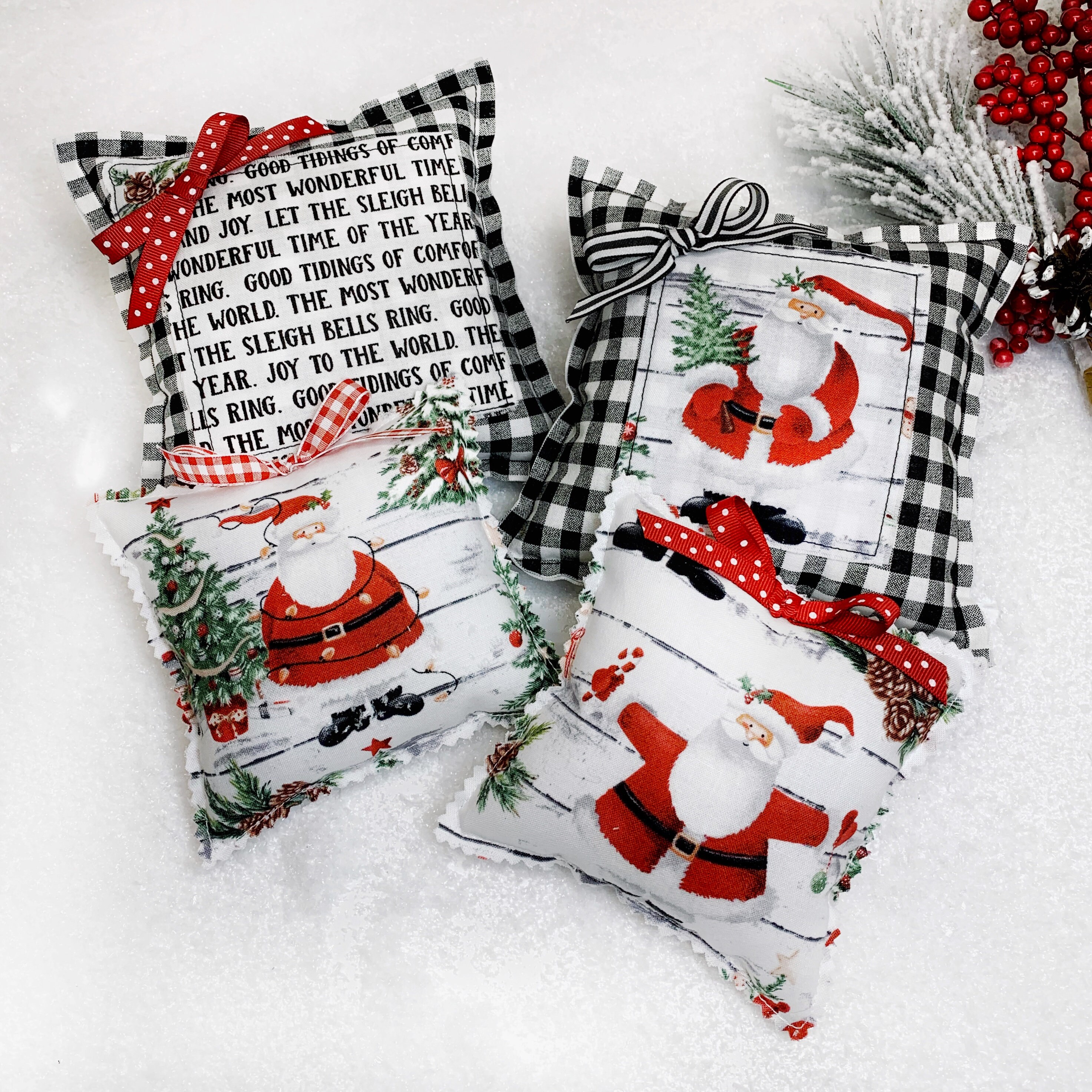 mini christmas pillows