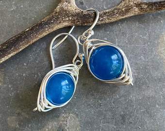 Blue Agate Earrings in Sterling Silver, Wire Wrapped Herringbone Deep Blue Agate Dangle Earrings,September Blue stone Earrings,Blue Earrings