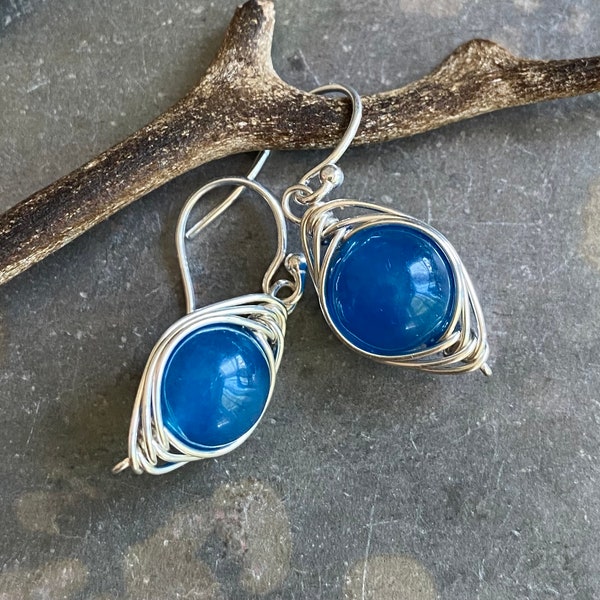 Blue Agate Earrings in Sterling Silver, Wire Wrapped Herringbone Deep Blue Agate Dangle Earrings,September Blue stone Earrings,Blue Earrings