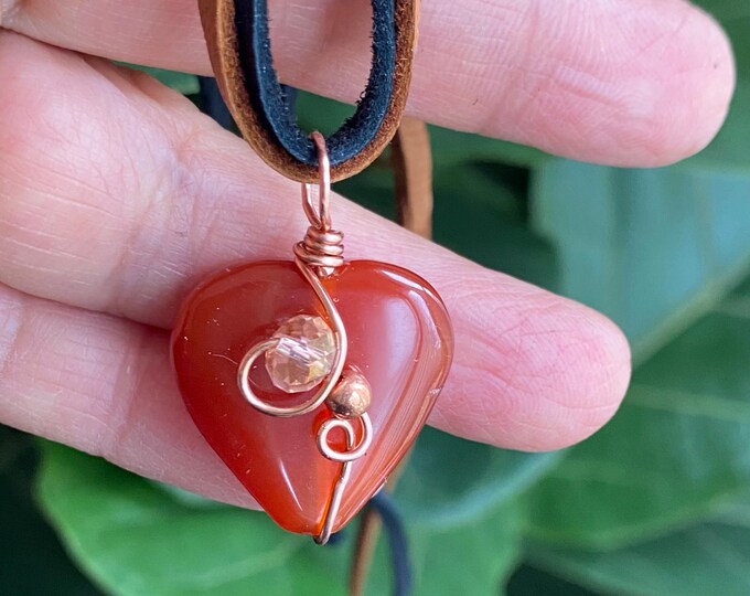 Wire Wrapped Carnelian Necklace in Copper Orange Carnelian Gemstone Necklace Carnelian Pendant Necklace, Carnelian Jewelry, Healing gemstone