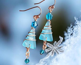 Christmas Earrings,Sea Glass Christmas Tree Earrings,Christmas Dangling Earrings in Natural Copper, Sea Glass Jewelry,Holiday Gifts for Her,