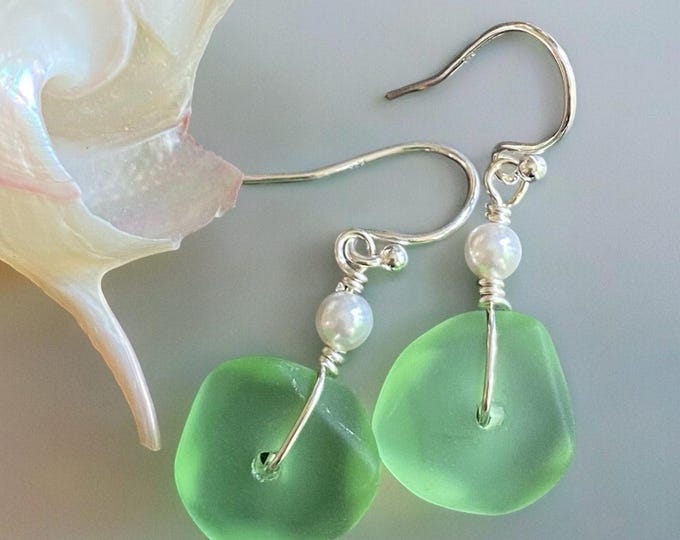 Lt. Green Beach Glass Necklace, Peridot Green Sea Glass  Necklace and Earrings in Sterling Silver, Sea Glass Necklace,Sea Glass Jewelry SET,