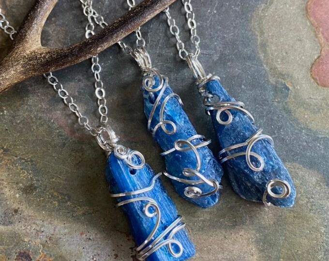 Handmade Wire Wrapped kyanite Necklace, Healing Blue Kyanite Necklace, Kyanite Jewelry, Raw kyanite Pendant Necklace in Sterling Silver