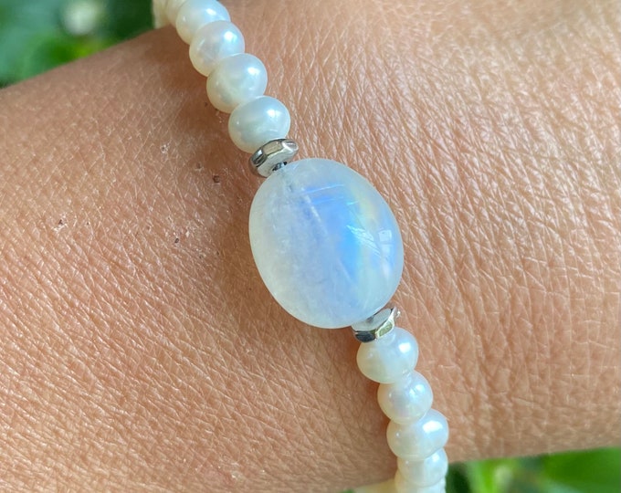 June Birthstone Bracelet, Moonstone Bracelet, Moonstone Pearl Macrame adjustable Bracelet, Healing & Calming Bracelet, Moonstone Jewelry