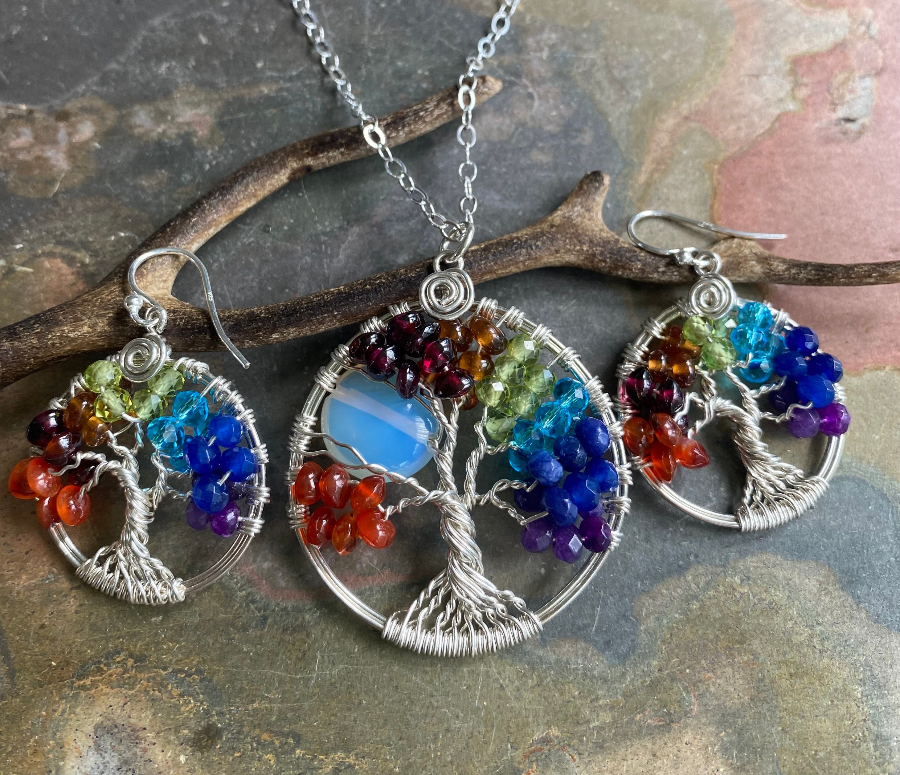 JABRESHWAR CRYSTAL Tree of Life with 7 Chakra Crystals Necklace Pendant  Wire Wrapped Pendant, Seven Chakra Pendant, Tree of Life Jewelry, Handmade  Pendant, Vintage : Amazon.in: Jewellery