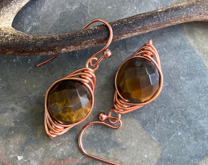 Tiger Eye Earrings, Wire Wrapped Earrings, Wire Wrapped Tiger Eye Herringbone Earrings in Copper, Danging Earrings in Copper,