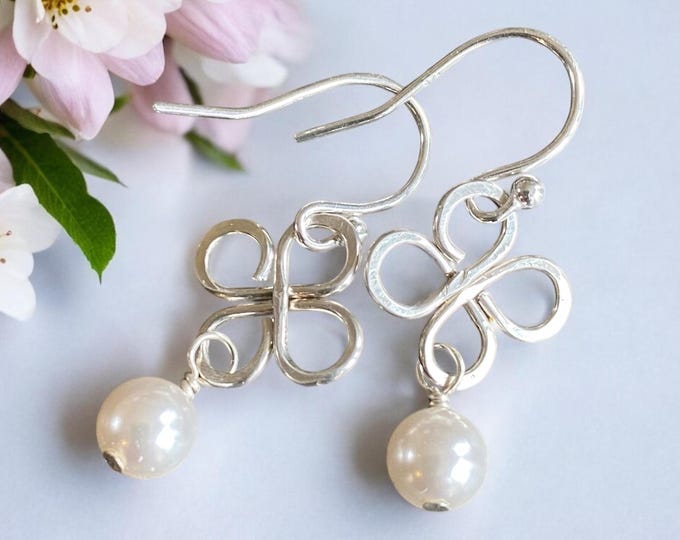 Bridal Swarovski White Pearl Bracelet in Sterling Silver, Bridal  Wire Wrapped Pearl Earrings/Bracelet, Gifts for Her, Lucky Clover Bracelet