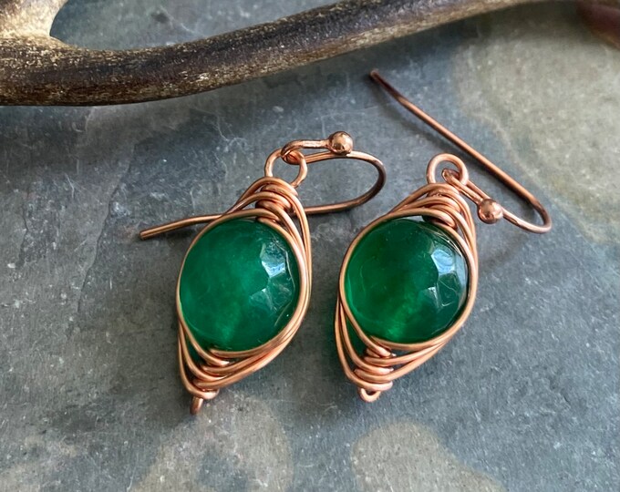 Wire Wrapped Herringbone green Jade Dangle Earrings, May Birthstone earrings, Healing Jade  Gemstone Earrings, Cooper Healing Jade Earrings