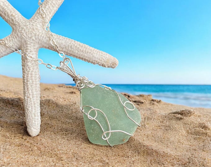 Natural Beach Glass Necklace, Seafoam Green  Beach Glass Necklace, Wired Sea Glass Jewelry, Gifts for Beach lover, Ocean inspired Pendant