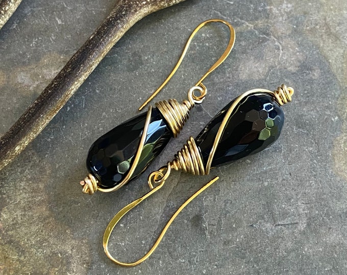 Black Faceted Onyx Earrings, Gold Wire Wrapped Cylinder Gemstone Dangle Earrings , Wire Wrapped Onyx Earrings, Onyx Dangle Earrings in Gold,