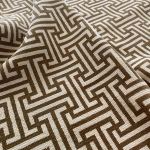 Hand-Knotted Oushak Wool Rug: Modern Grandmillennial Style