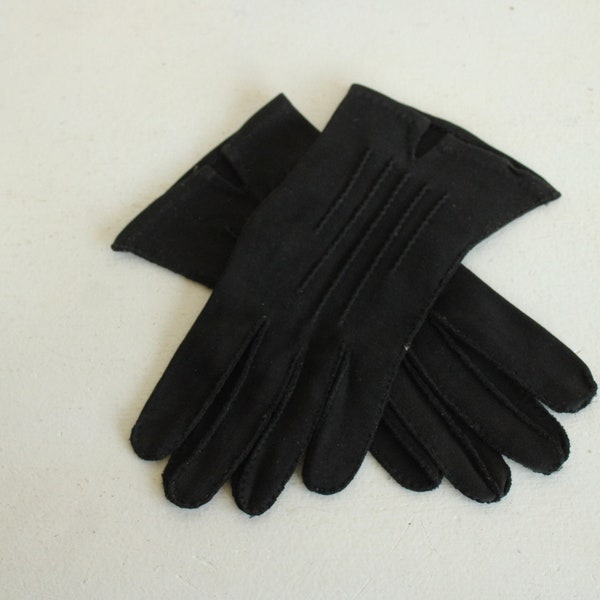 Vintage 1960s Gloves, Dawnelle Black Wrist Or Matinee Length Gloves