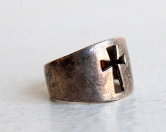 Vintage 1990s Ring, Cross in 925 Sterling Silver, Heraldic Medieval Style