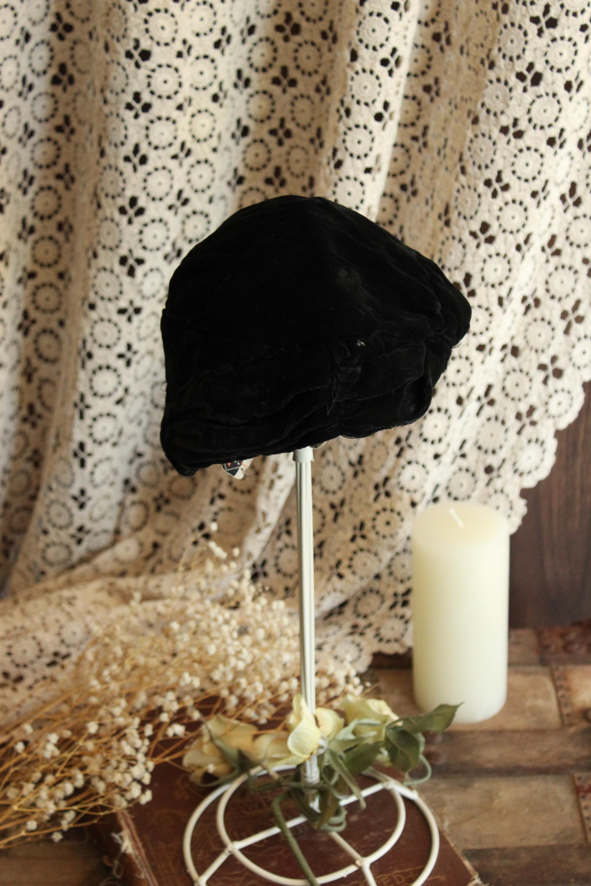 Vintage 1920s Cloche Hat, Black Velvet Southern California 