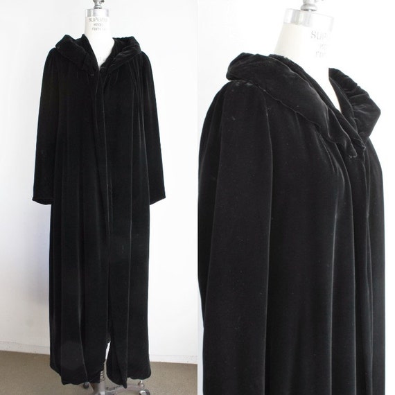 Vintage 1940s 1950s Black Velvet Opera Coat / Full Length