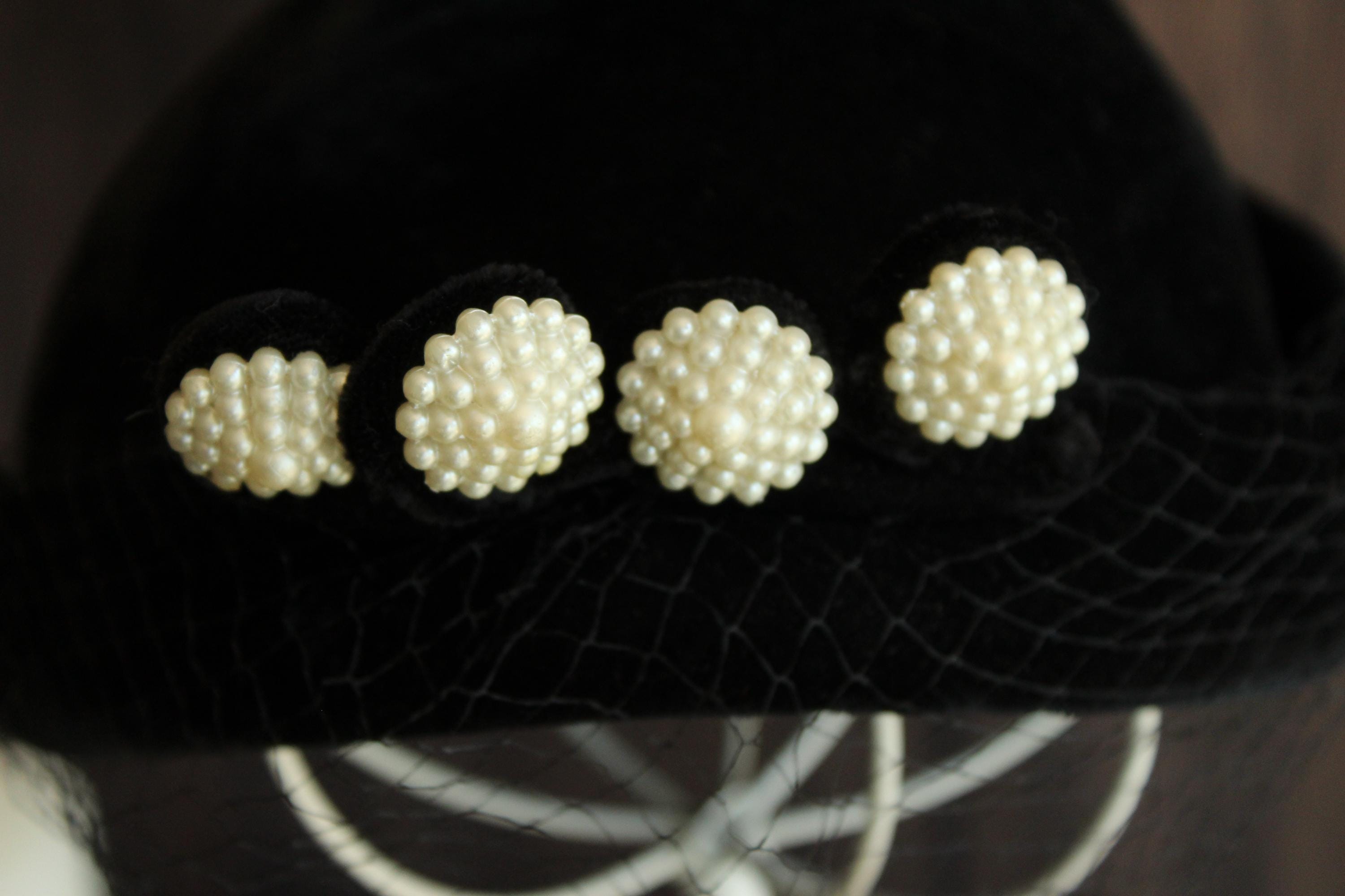 Vintage 1940s Hat, Black Velvet Small Topper With Birdcage  display picture 3