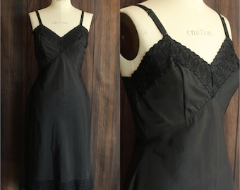Vintage jaren 60 slip, penneys Adonna zwarte geborduurde taft, maat 32