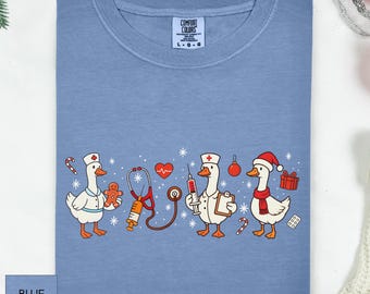 Christmas Nurse Goose Shirt, Funny Nurse Xmas Tee, Cute Goose Gift, Retro Winter Graphic T-Shirt for Healthcare Workers, Icu Nurse Tshirt