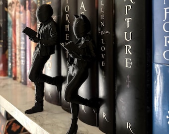 Biker Girl 3D per Libreria – Decorazione Bookish da Scaffale – Inserto per Libri – Regalo per Amanti della Lettura – BookTok Decor