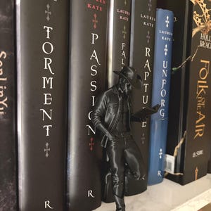 Cowboy Lettore 3D per Libreria – Decorazione Bookish Western – Inserto per Scaffale – Regalo Originale per Lettori – TikTok Decor
