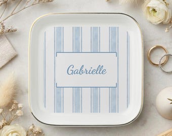 Personalized Bridesmaid Ceramic Jewelry Dish, Engagement Ring Dish, Custom Wedding Ring Dish with Initials, Jewelry Holder, New Bride Gift