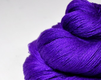 Telling a fearsome story - Merino / Silk Cobweb Yarn - Hand Dyed Yarn - handgefärbte Wolle - DyeForYarn