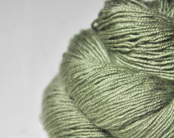 Completely rotten pistachio cream macaron -  Pure Cashmere Fingering Yarn - Hand Dyed Yarn - handgefärbte Wolle - DyeForYarn