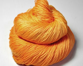 selling hand dyed yarn