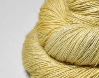 Non è oro, è paglia - Filato Angora Lace di DyeForYarn - cruelty-free e in edizione limitata - colore: giallo