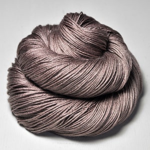 Gothic rosewood - Merino / Silk Fingering Yarn Superwash - Hand Dyed Yarn - handgefärbte Wolle - Garn handgefärbt - DyeForYarn