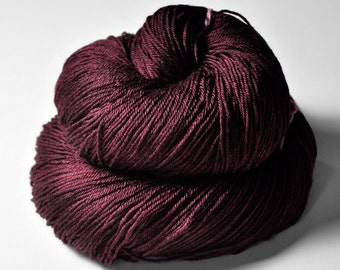 Fallen dark soul - Merino / Silk Fingering Yarn Superwash - Hand Dyed Yarn - handgefärbte Wolle - DyeForYarn