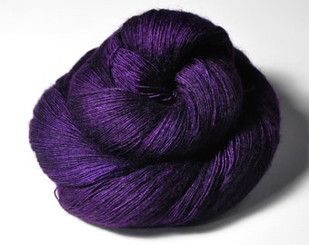 Poisoned by love - Merino / Silk / Yak Lace Yarn - MerSiYak - Hand Dyed Yarn - Wolle handgefärbt - DyeForYarn