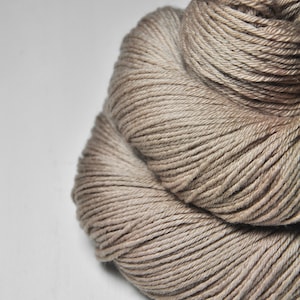 Hidden under the sand - Merino Sport Yarn Machine Washable - Hand Dyed Yarn - Wolle handgefärbt - DyeForYarn