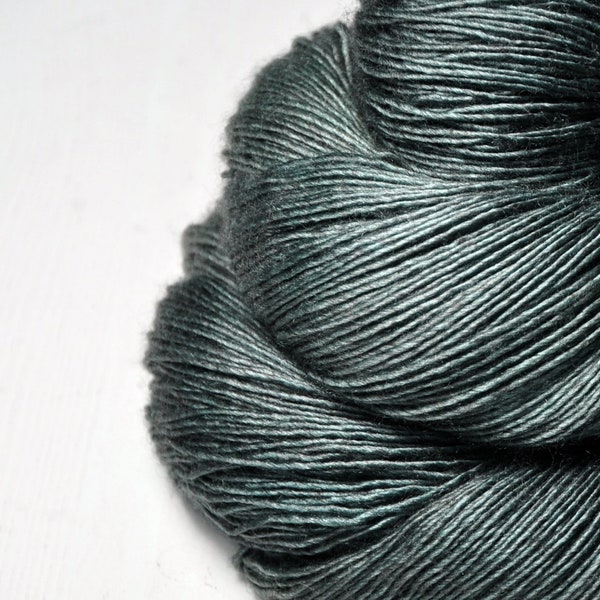 Raining heavily in a graveyard - Merino / Silk / Yak Fingering Yarn - MerSiYak - Hand Dyed Yarn - Wolle handgefärbt - DyeForYarn
