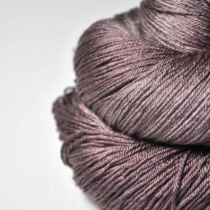 Opening Pandora&#39;s Box - Merino / Silk Fingering Yarn Superwash - Hand Dyed Yarn - Wolle handgefärbt - DyeForYarn