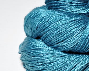 Molten blue glacier -  Merino / Silk Fingering Yarn Superwash - Hand Dyed Yarn - handgefärbte Wolle  - Garn handgefärbt - DyeForYarn