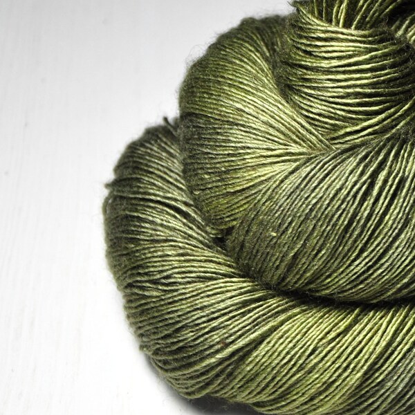 Dried herb mix - Merino / Seide / Yak Fingering Garn - MerSiYak - Wolle handgefärbt - DyeForYarn