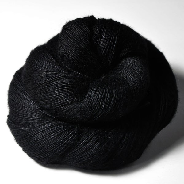 Black hole - Merino / Silk / Yak Lace Yarn - MerSiYak - Hand Dyed Yarn - Wolle handgefärbt - DyeForYarn