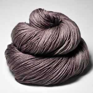 Knocking on wood OOAK - Merino / Silk Fingering Yarn Superwash - Hand Dyed Yarn - Wolle handgefärbt - DyeForYarn