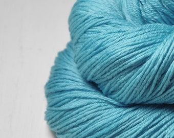 Melting blue glacier - Merino Sport Garn maschinenwaschbar - Hand Dyed Yarn - handgefärbte Wolle - DyeForYarn