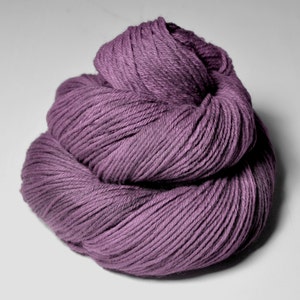 Taking a bath of roses - Merino Sport Yarn Machine Washable - Hand Dyed Yarn - Wolle handgefärbt - DyeForYarn