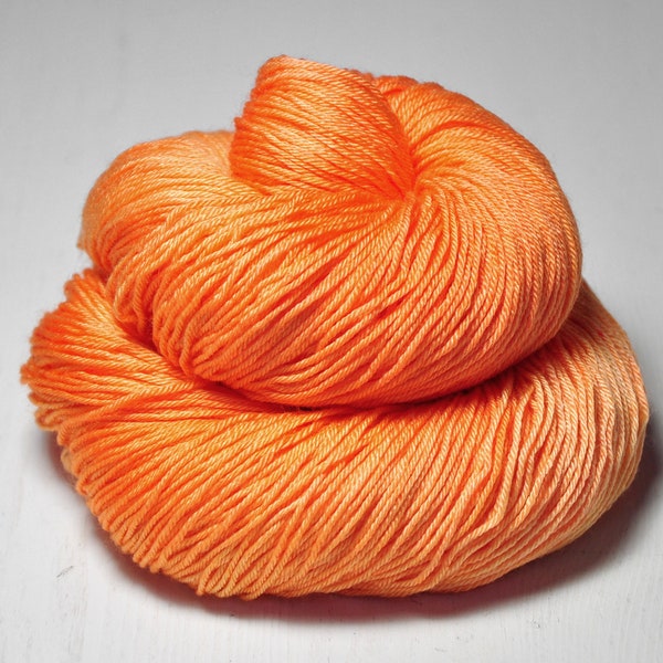 Orange lever du soleil OOAK - Mérinos / Soie Fingering Yarn Superwash - Fil teint à la main - Wolle handgefärbt - DyeForYarn