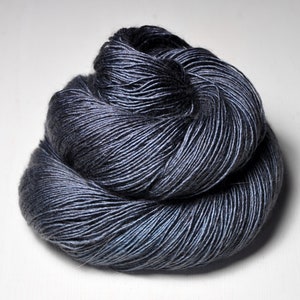 Stormy gray sea - Merino / Silk / Yak Fingering Yarn - MerSiYak - Hand Dyed Yarn - Wolle handgefärbt - DyeForYarn