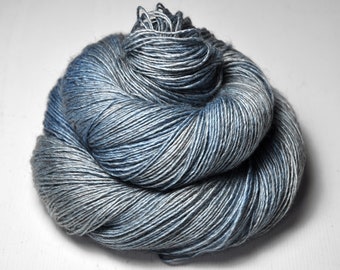 Pebbles in the shallow river - Merino / Silk / Yak Fingering Yarn - MerSiYak - Hand Dyed Yarn - Wolle handgefärbt - DyeForYarn